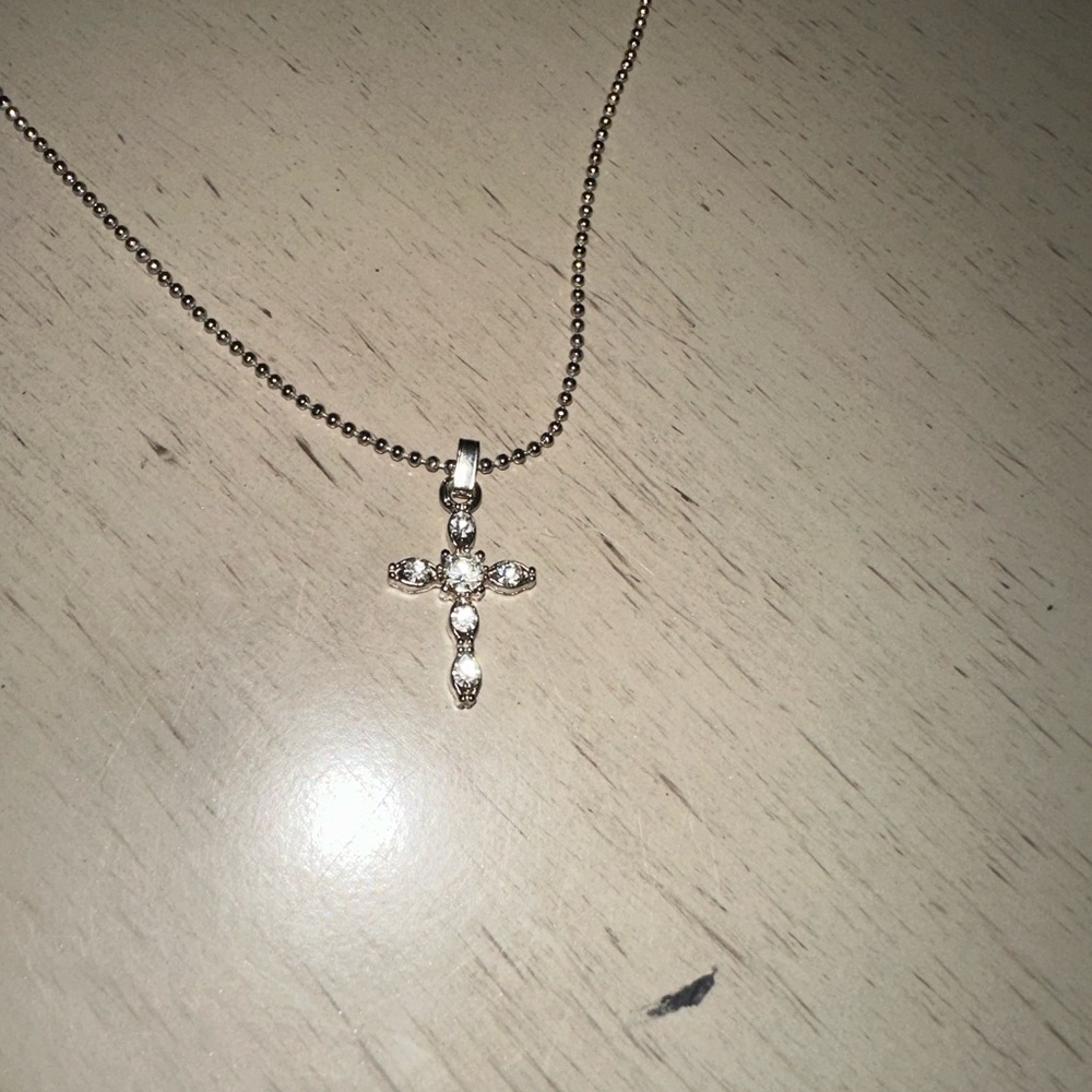 Cross necklace - Picture 3 of 3